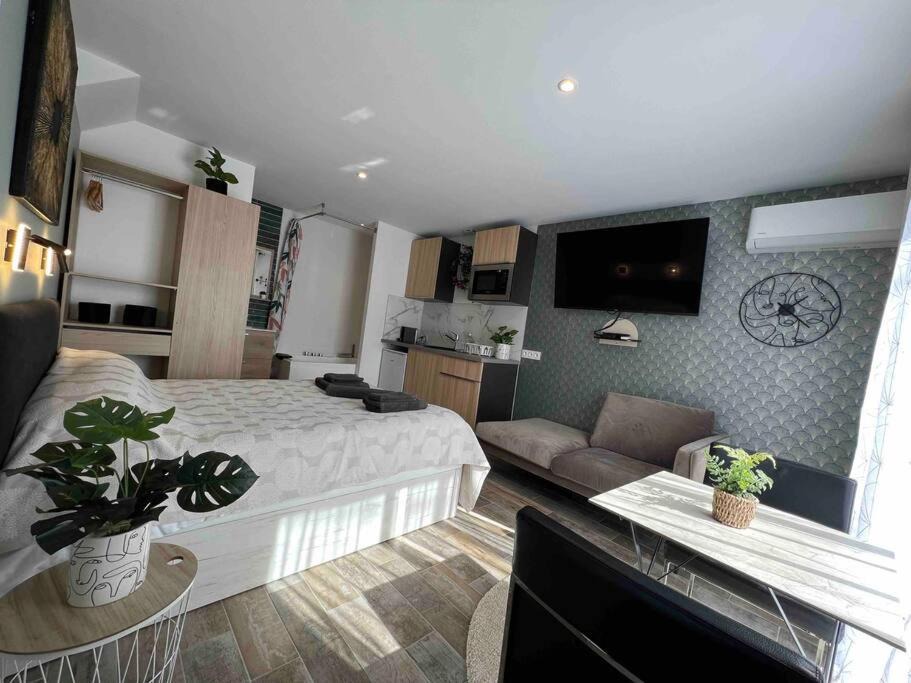 Photo of Others in Tassin