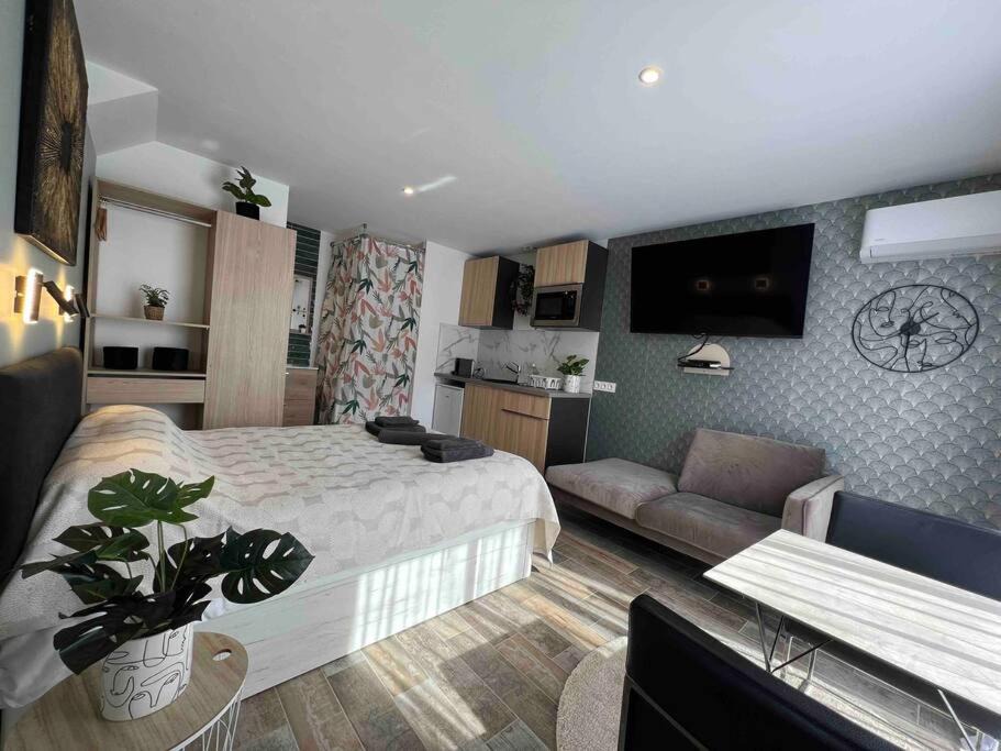 Photo of Others in Tassin