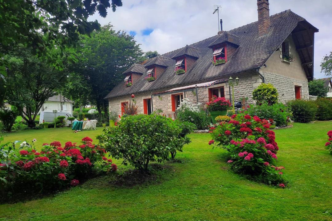 Photo of Others in Cauge