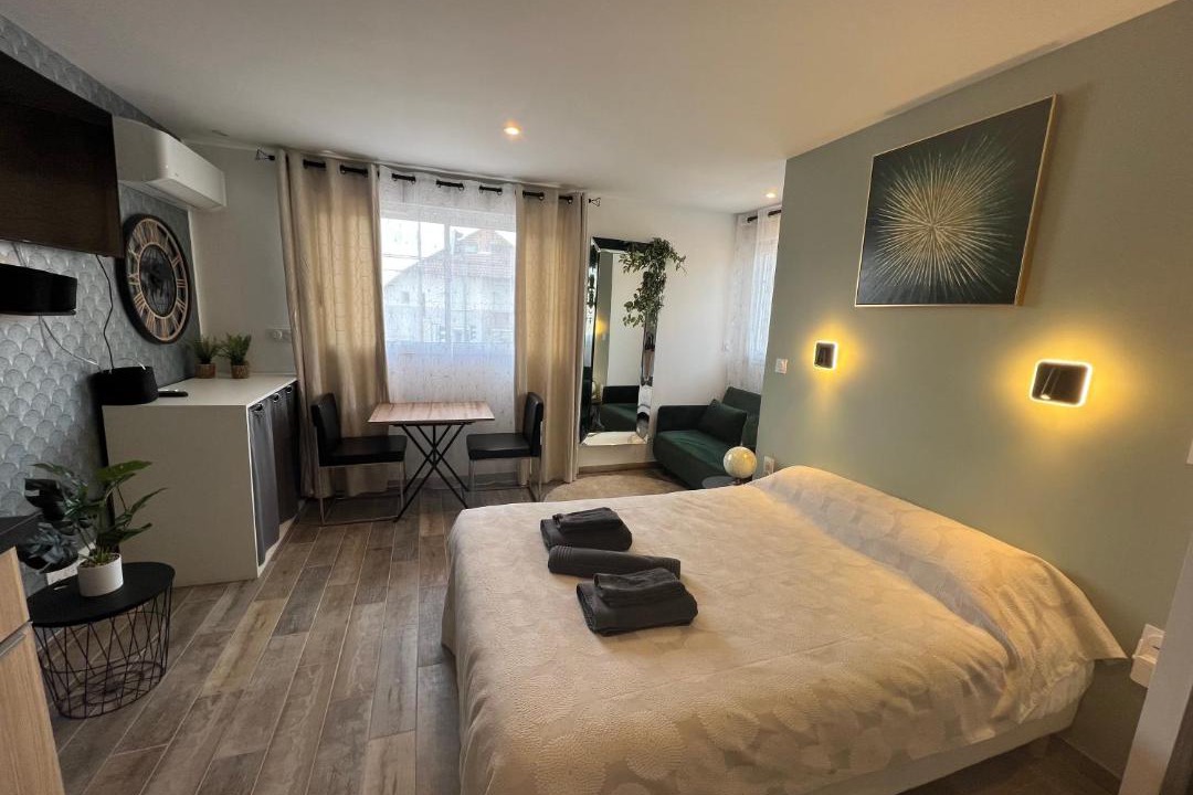 Photo of Bedroom in Tassin