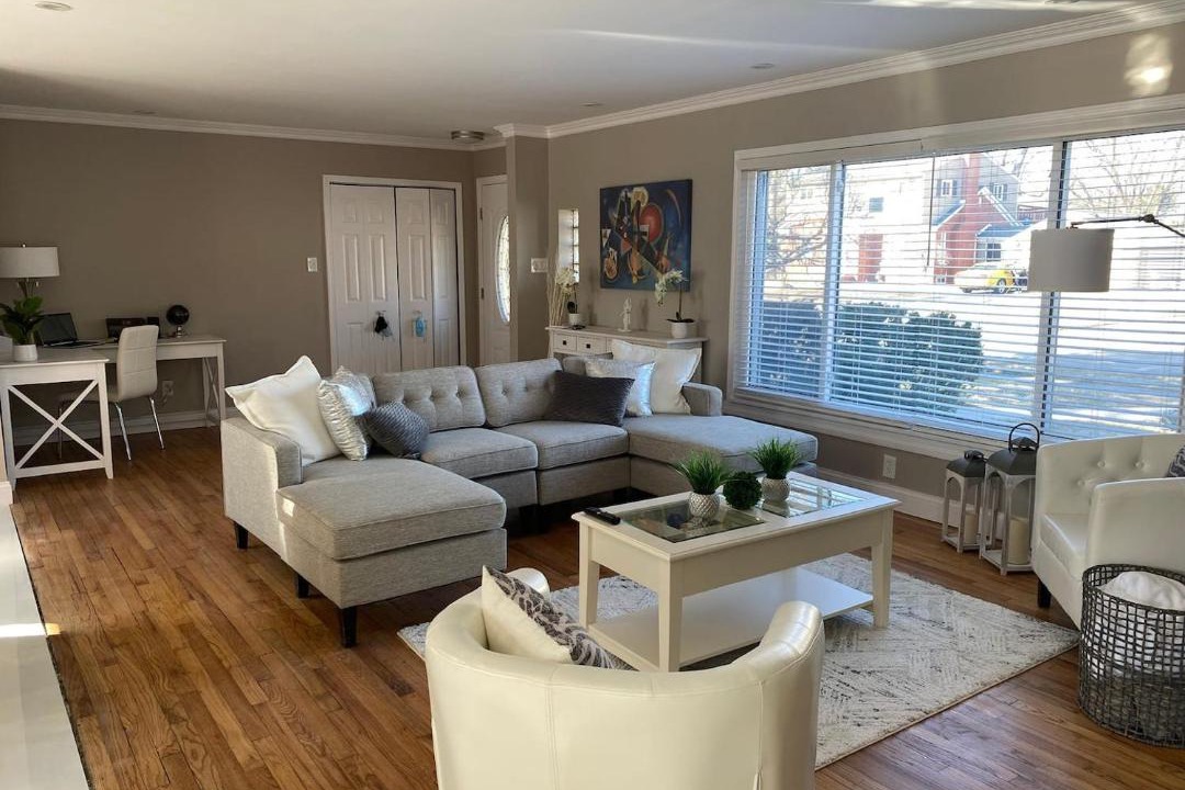 Photo of Livingroom in Harper Woods