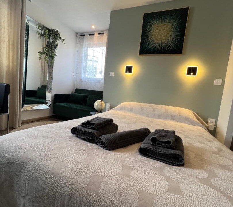 Photo of Bedroom in Tassin