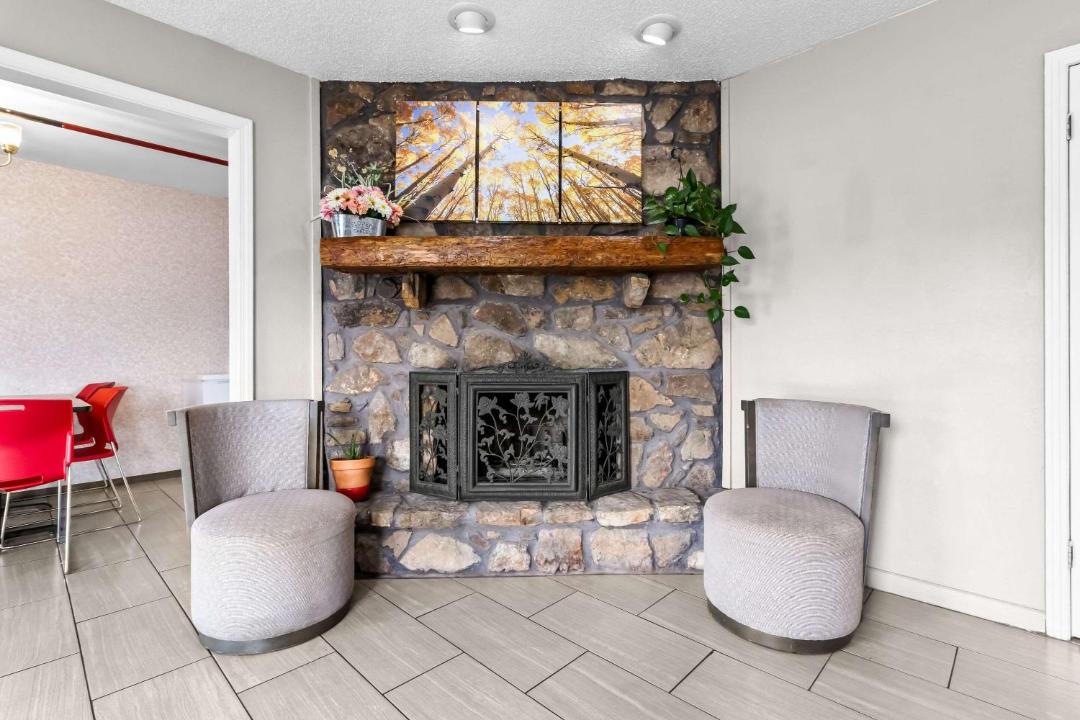 Photo of Livingroom in Lexington