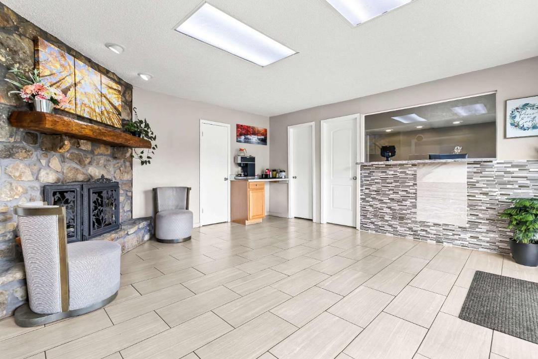 Photo of Livingroom in Lexington