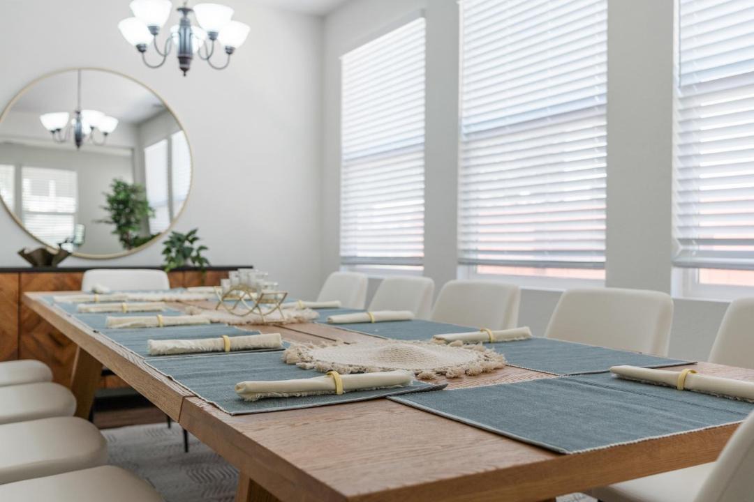 Photo of Others in Linda