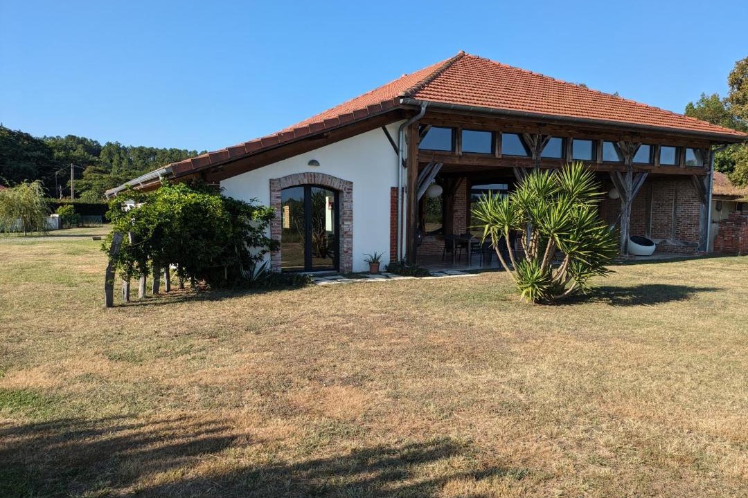 Photo of Buildings in Soustons