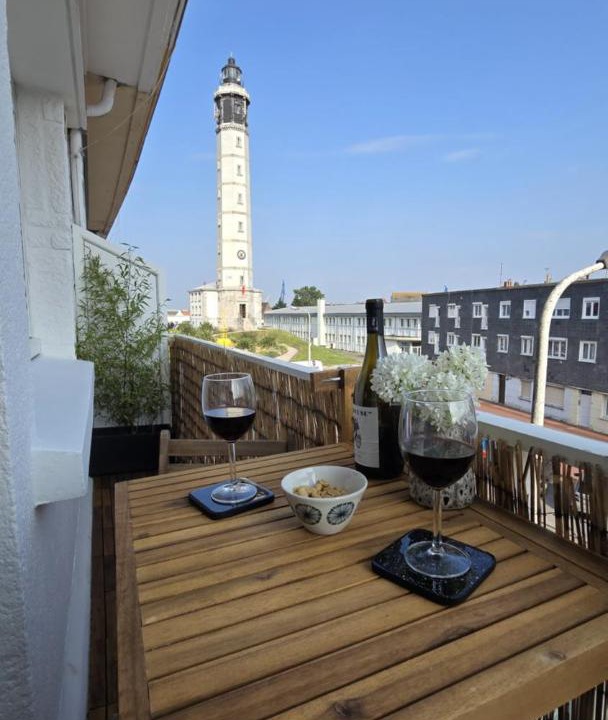 Photo of Patio Balcony in Calais City Center