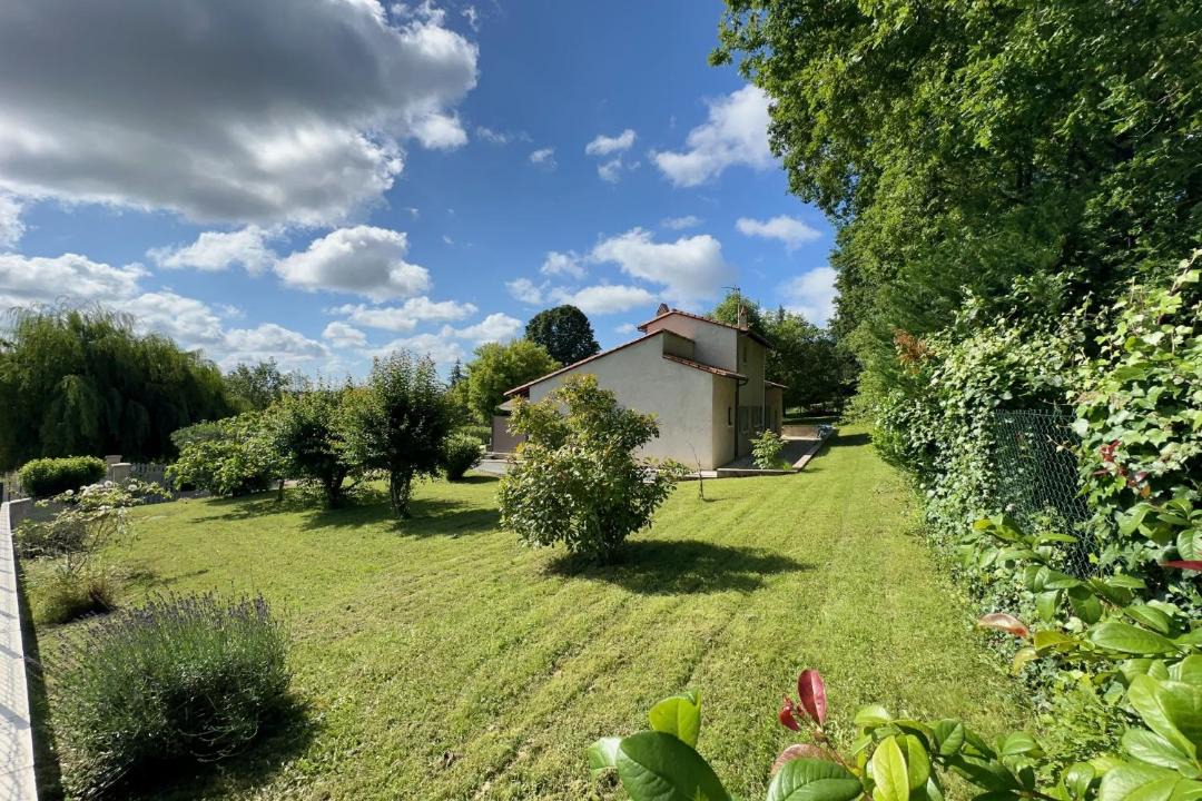 Photo of Others in Douzillac