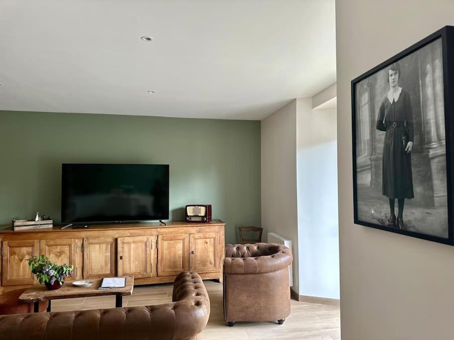 Photo of Livingroom in Irodouer