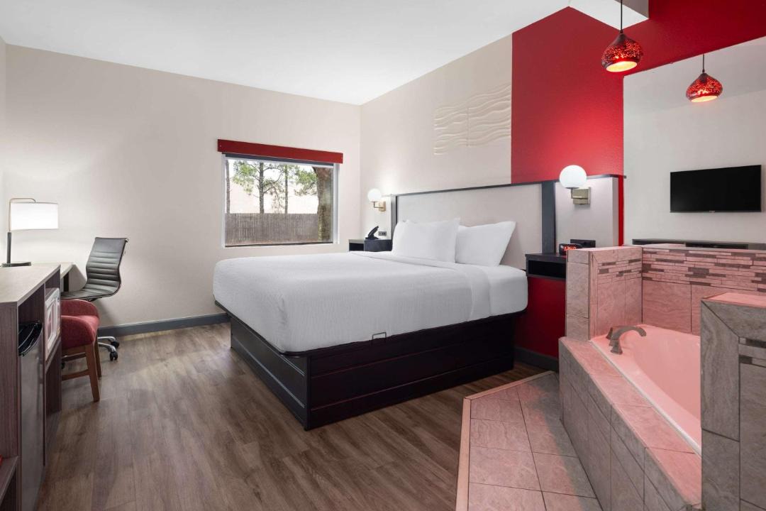 Photo of Bedroom in Locust Grove