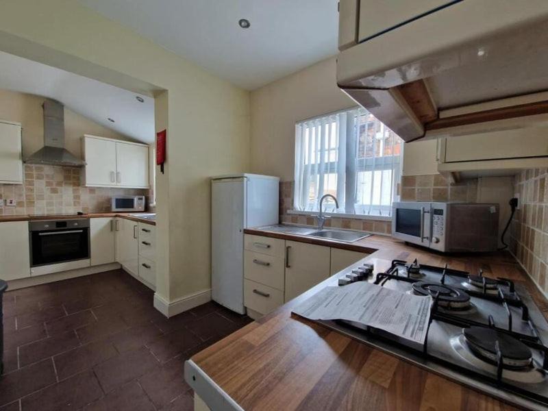 Photo of Kitchen in Newcastle-Under-Lyme