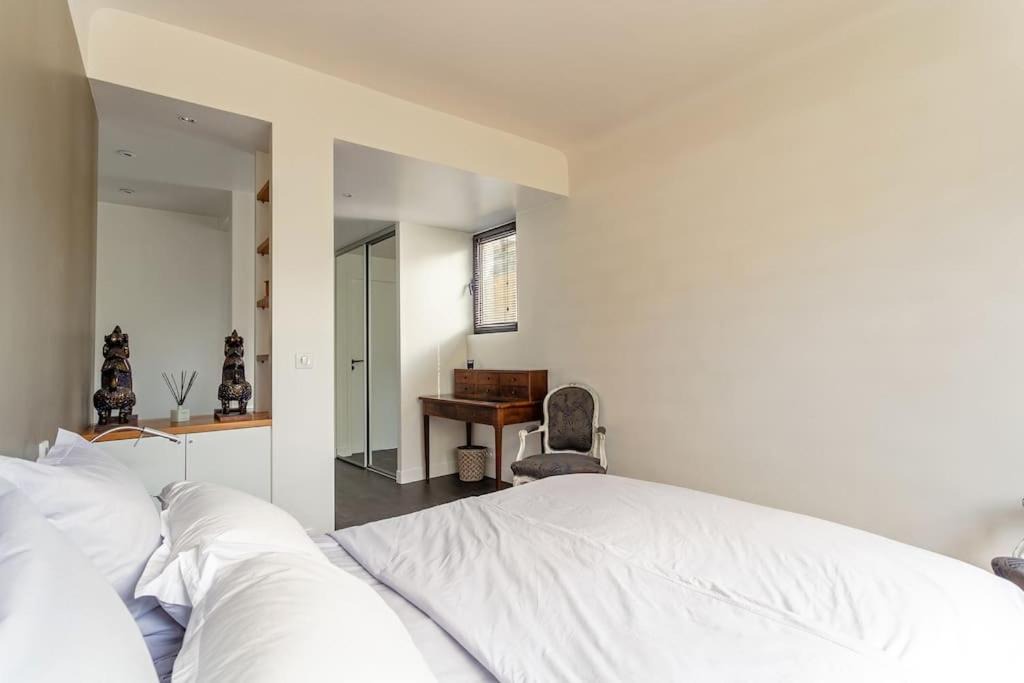 Photo of Bedroom in Saint-Cloud