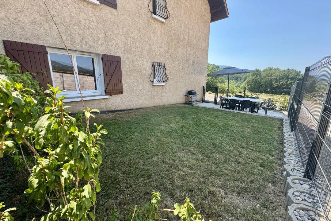 Photo of Buildings in Montgardin