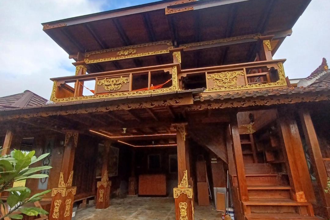 Photo of Buildings in Batukliang