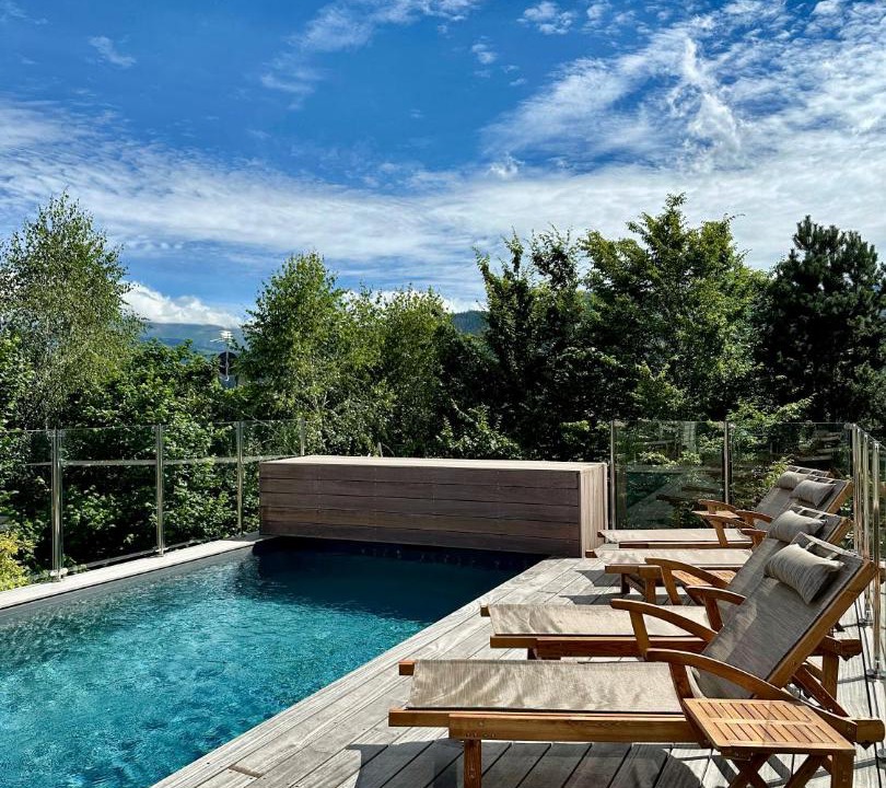 Photo of Others in Cordon