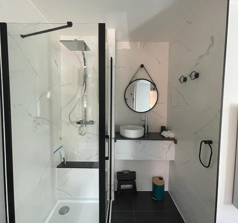 Photo of Bathroom in Lanvallay