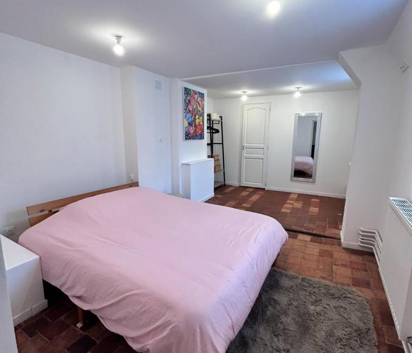 Photo of Bedroom in Tonnerre