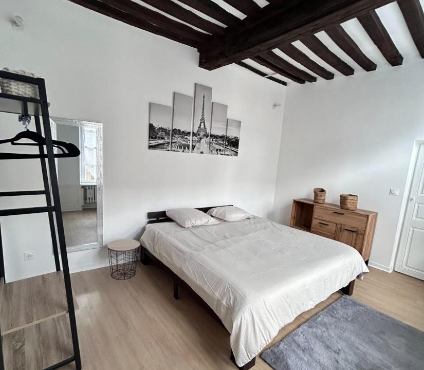 Photo of Bedroom in Tonnerre