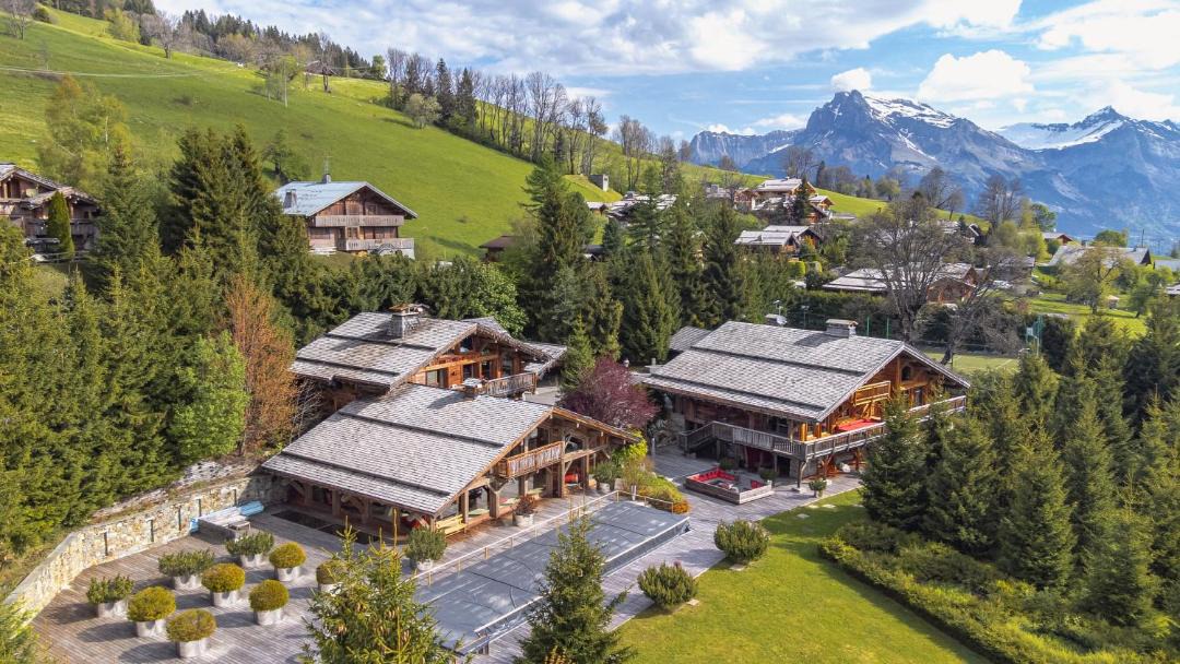 Photo of Others in Demi-Quartier