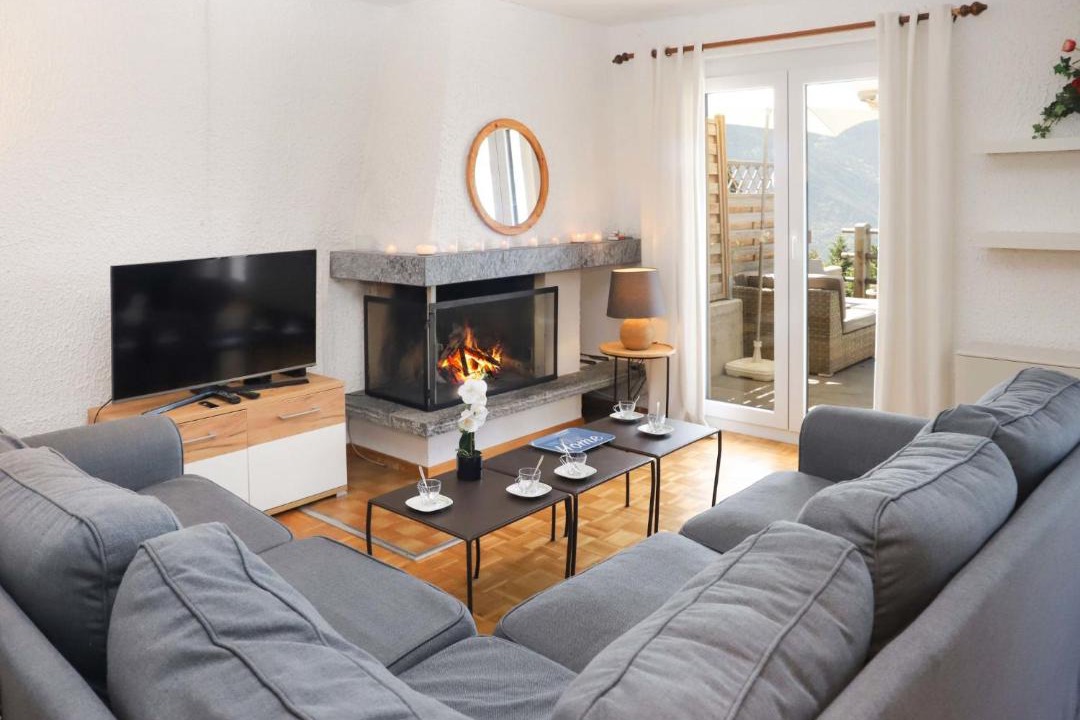 Photo of Livingroom in Lens