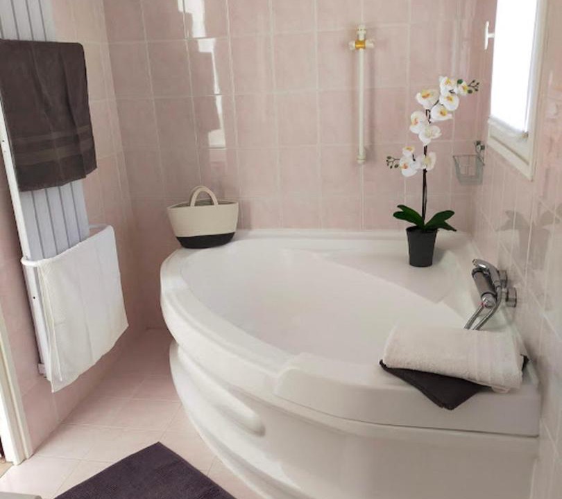 Photo of Bathroom in Sillans-la Cascade