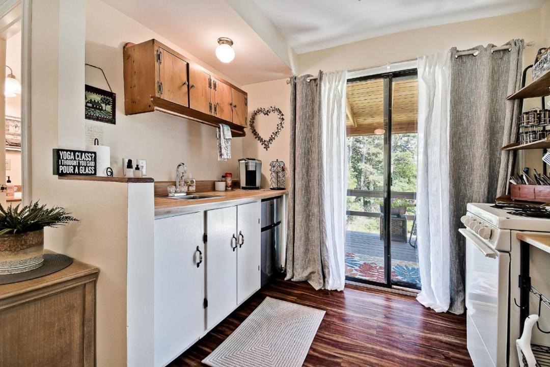 Photo of Kitchen in Eureka Springs