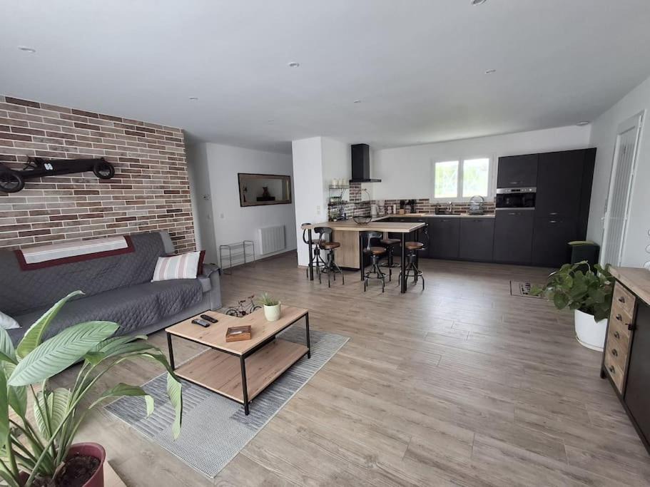 Photo of Others in Eyrans