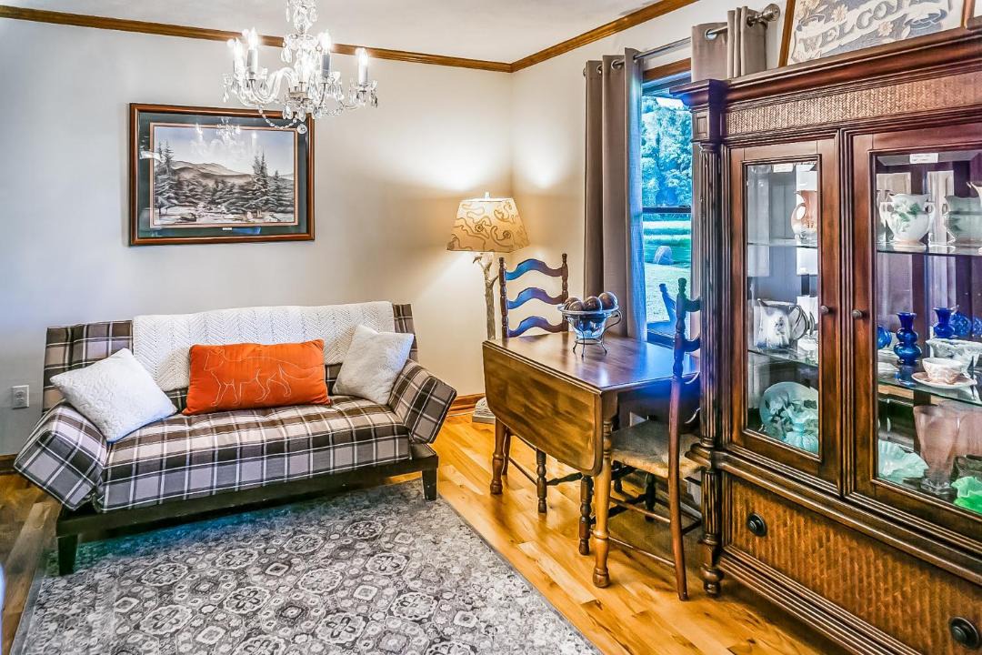 Photo of Livingroom in Elizabethton