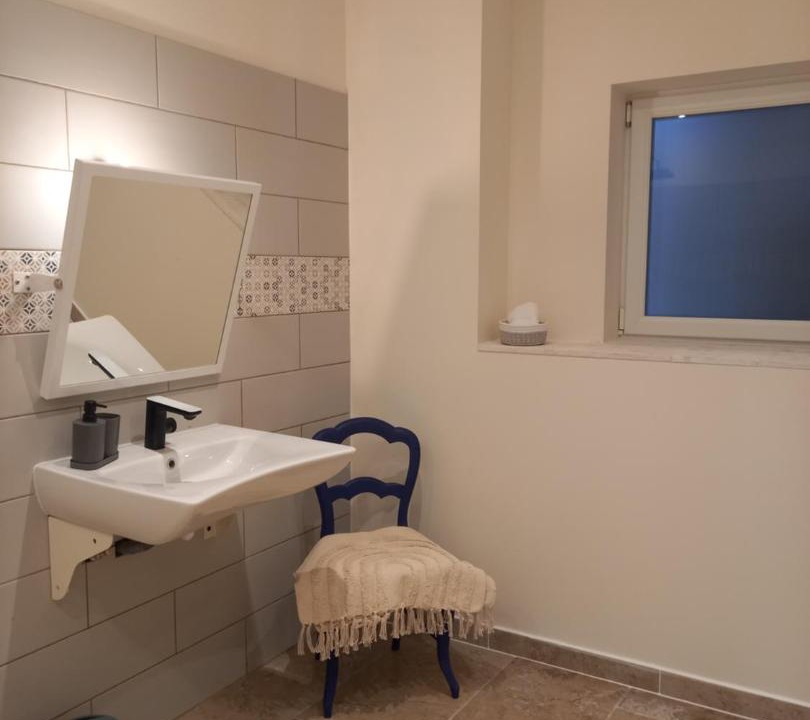 Photo of Bathroom in Pommiers-Moulons