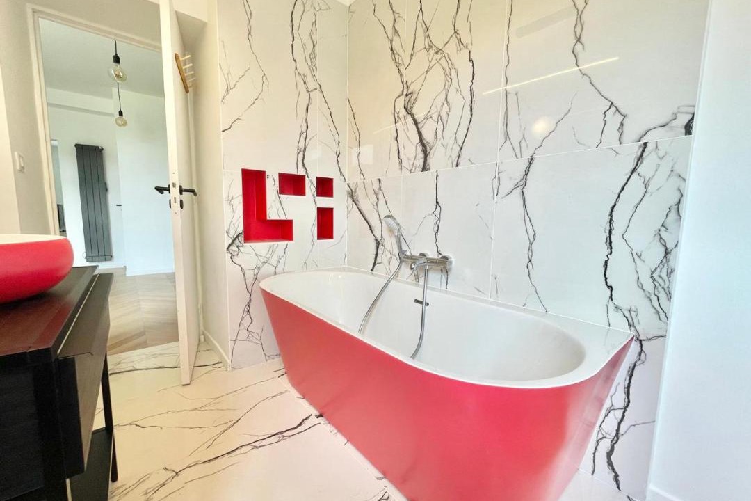 Photo of Bathroom in Mantes-la-Jolie