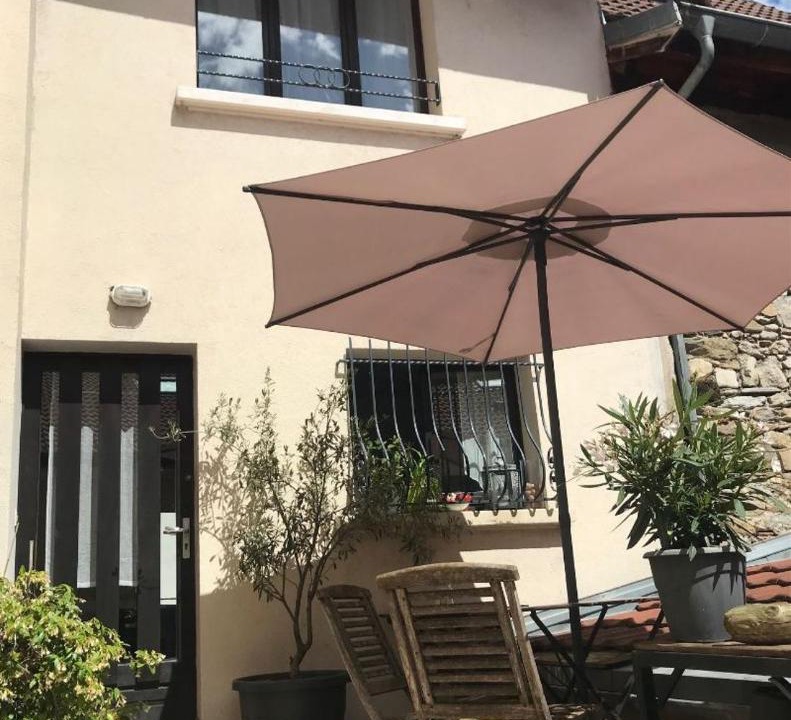 Photo of Buildings in Neuvecelle