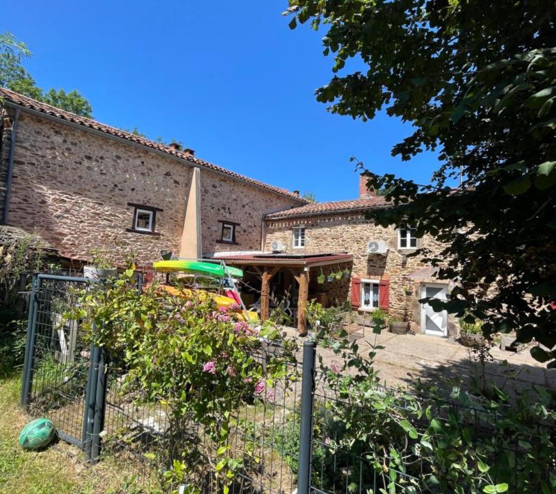 Photo of Buildings in Mont-Roc