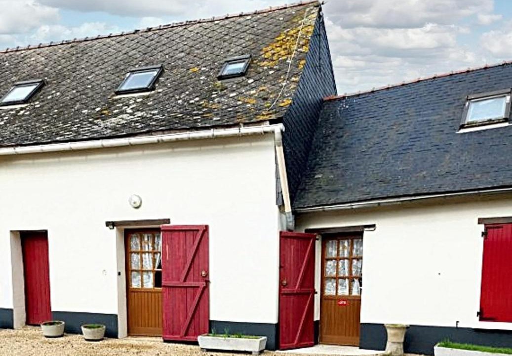 Photo of Buildings in Gruge-l'Hopital