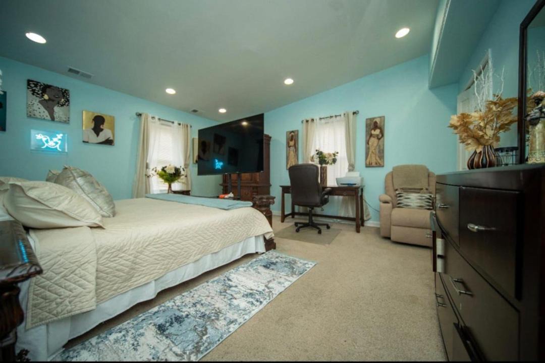 Photo of Bedroom in Roxborough
