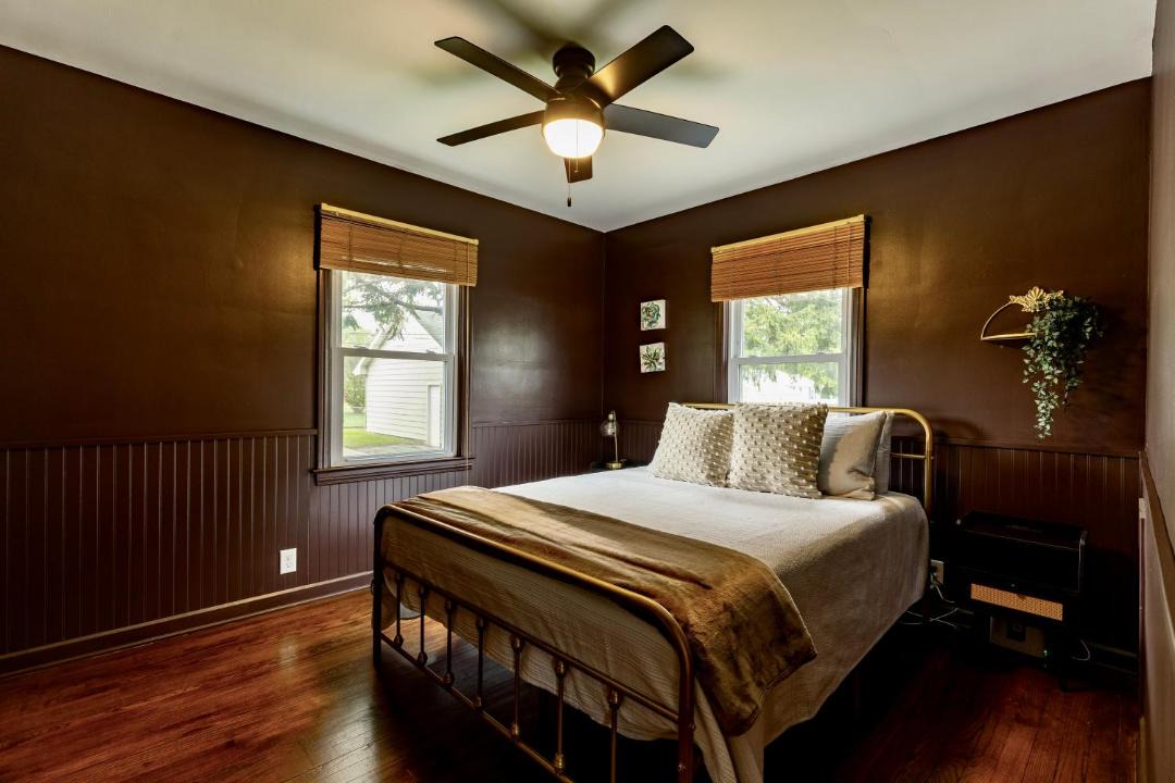 Photo of Bedroom in Speedway