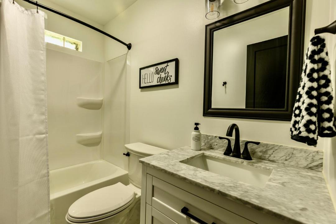 Photo of Bathroom in Speedway