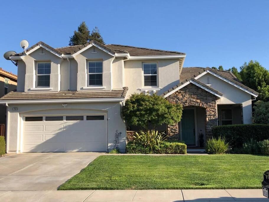 Photo of Others in Tracy