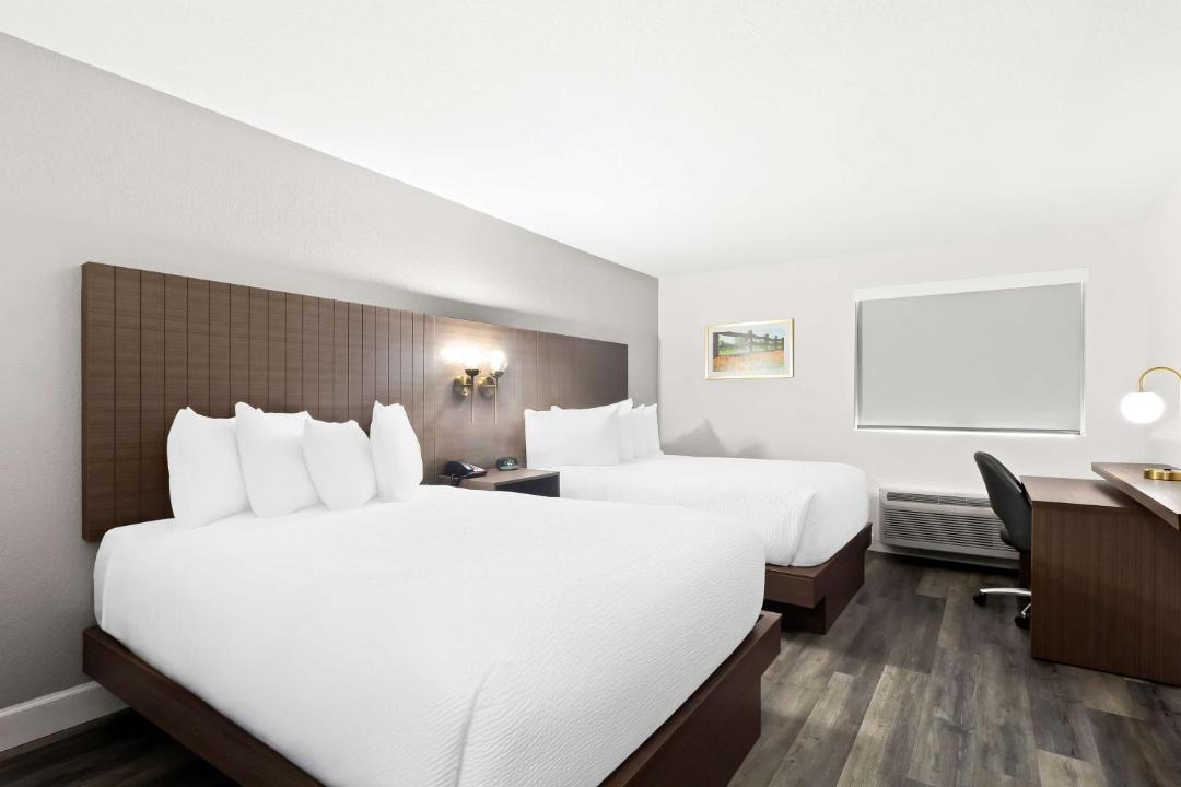 Photo of Bedroom in Groves