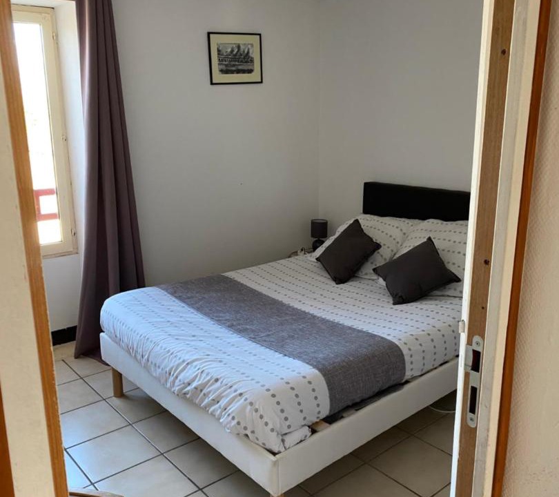 Photo of Others in Binas