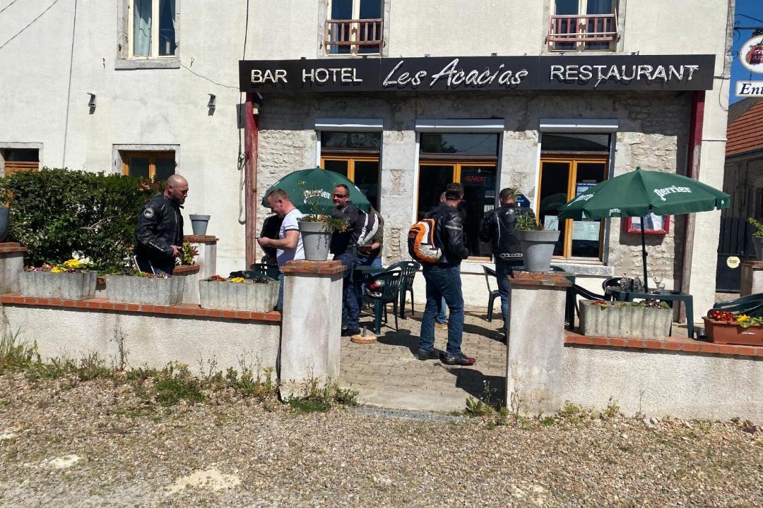 Photo of Others in Binas