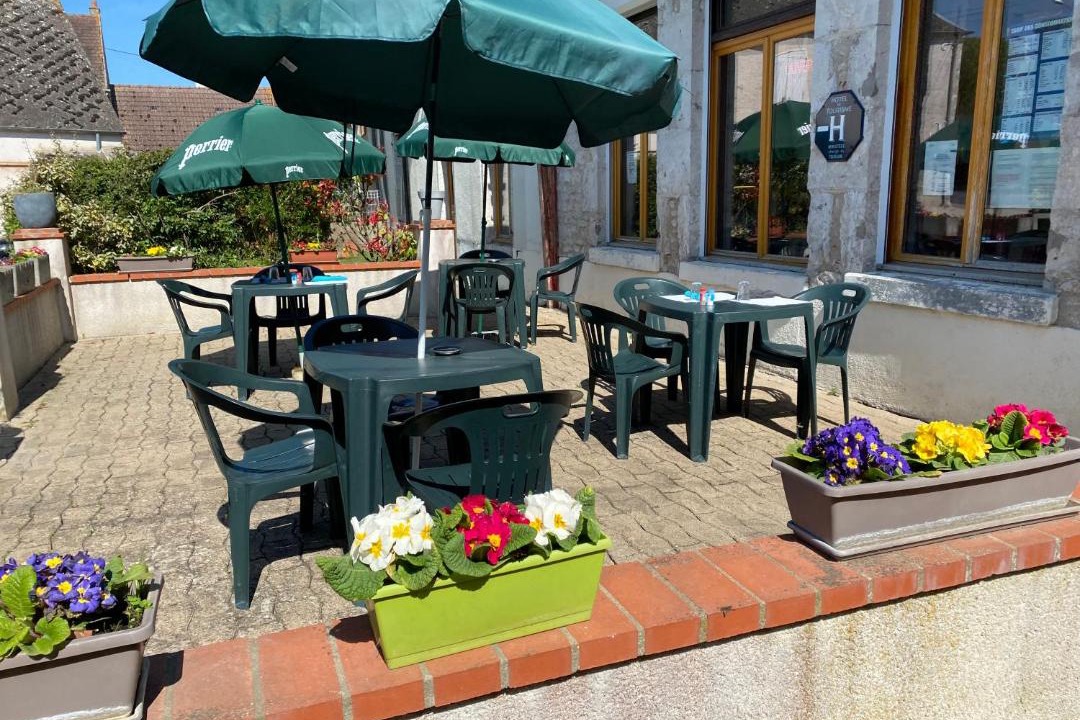 Photo of Others in Binas