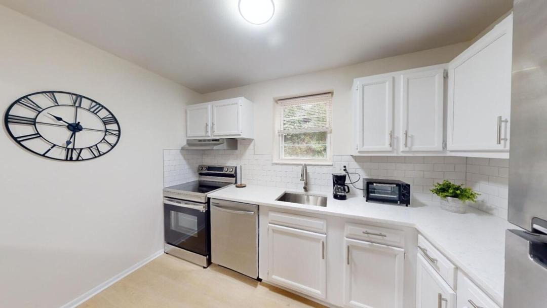 Photo of Kitchen in Newark