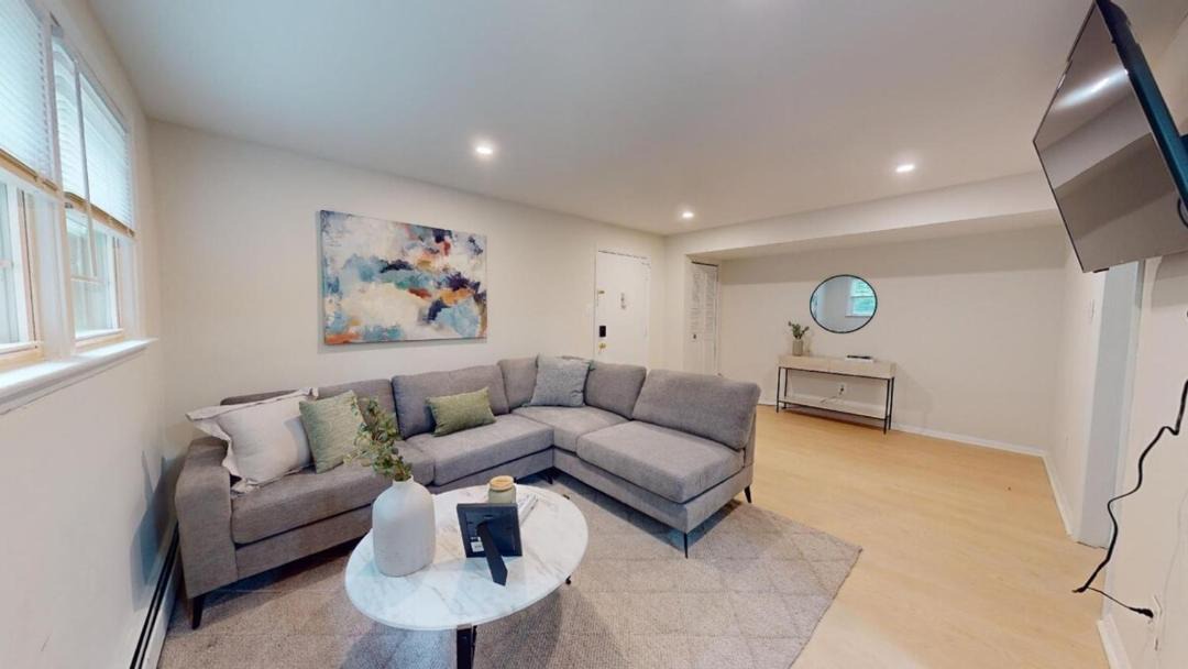 Photo of Livingroom in Newark