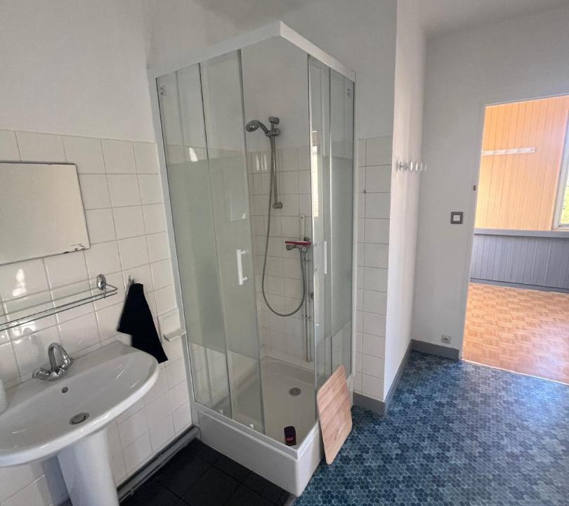 Photo of Bathroom in Saint-Romans-les-Melle