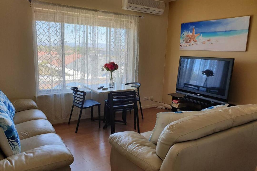 Photo of Livingroom in Semaphore Park