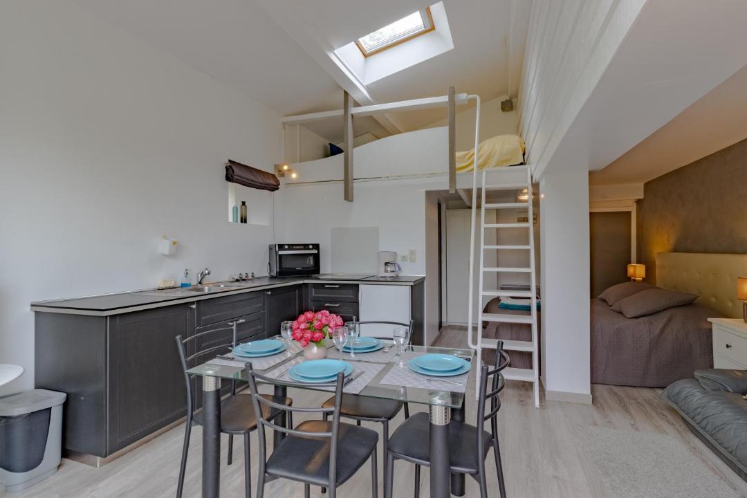 Photo of Others in Saint-Romain-la-Virvee