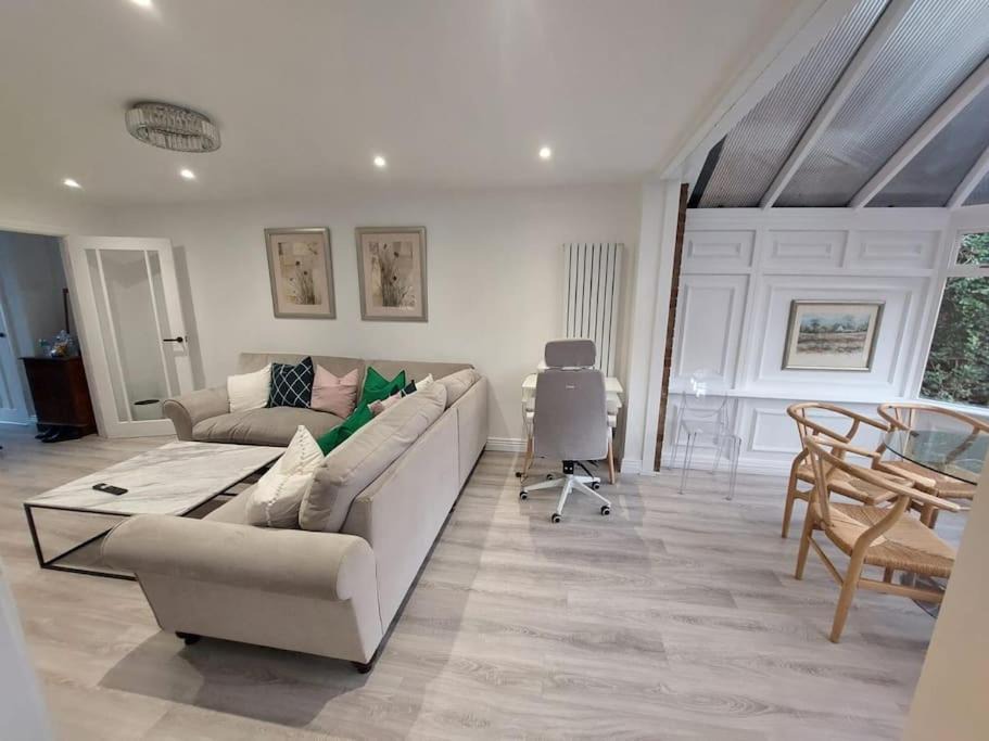 Photo of Others in Singlewell