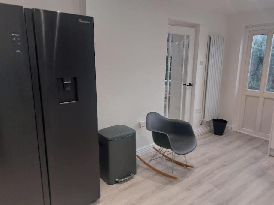 Photo of Others in Singlewell