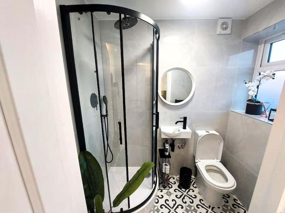 Photo of Bathroom in Singlewell