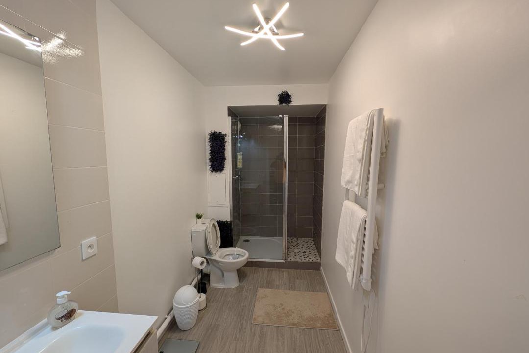 Photo of Bathroom in Corbeil-Essonnes